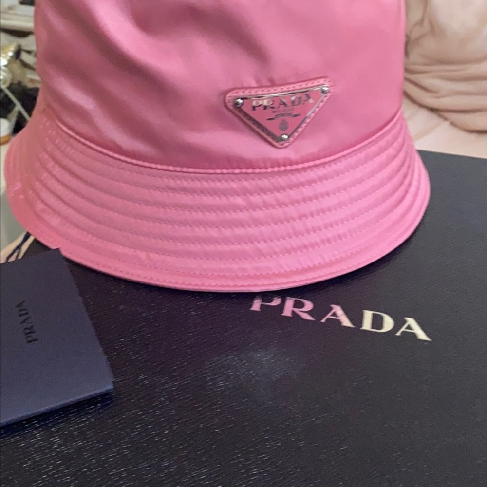 Authentic pink Prada bucket hat NEW !!!!